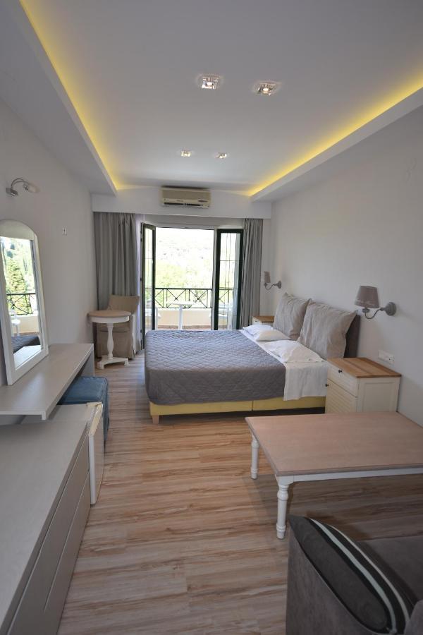 Callisto Beach Hotel Liapades Esterno foto